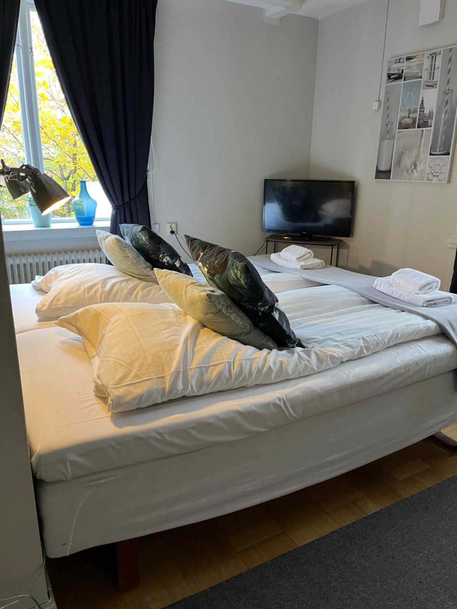 Vaesterhoejdsgarden Skovde Bagian luar foto